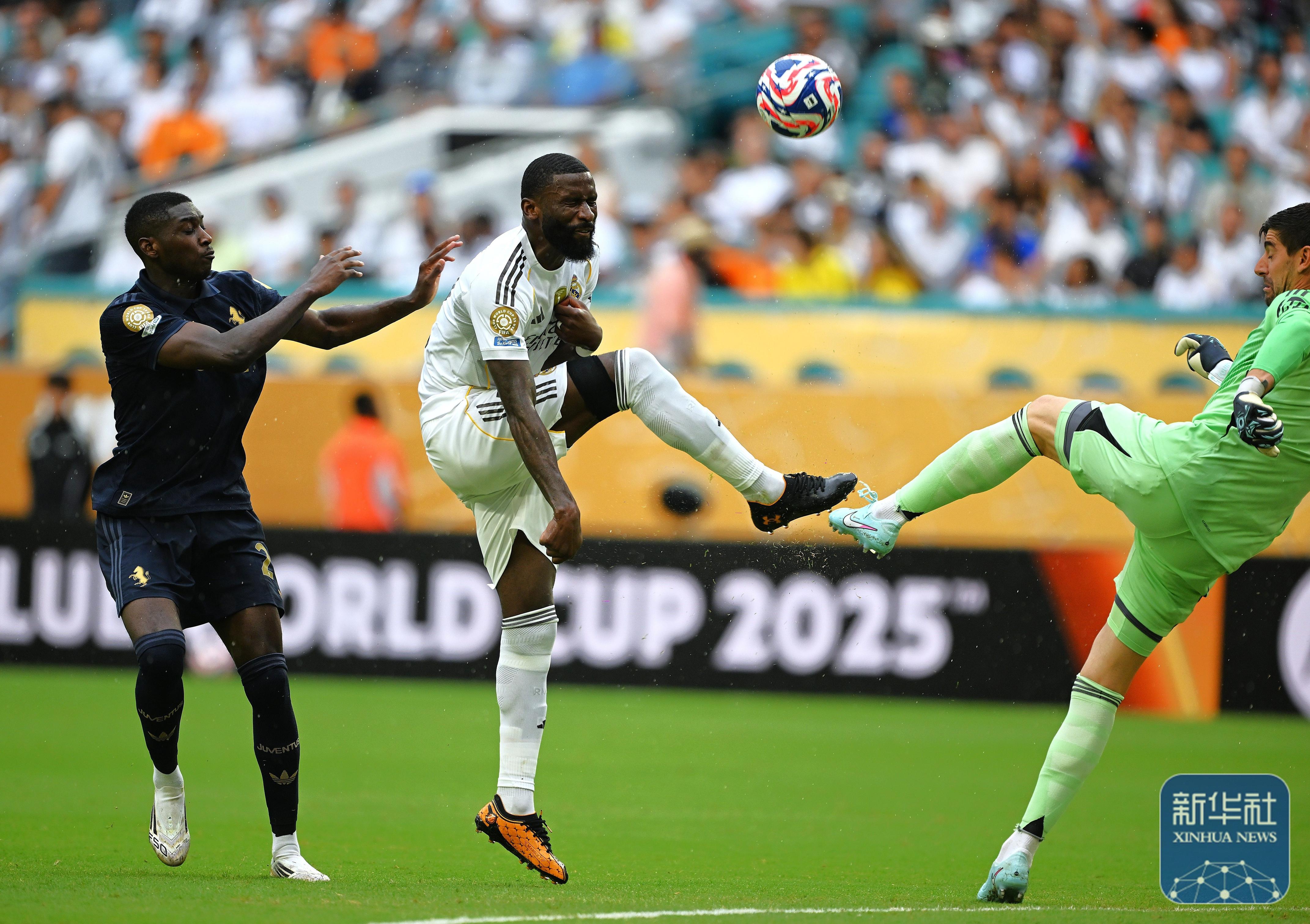 马德里竞技实现逆袭,顺利晋级八强 马德里竞技实现逆袭,顺利晋级八强