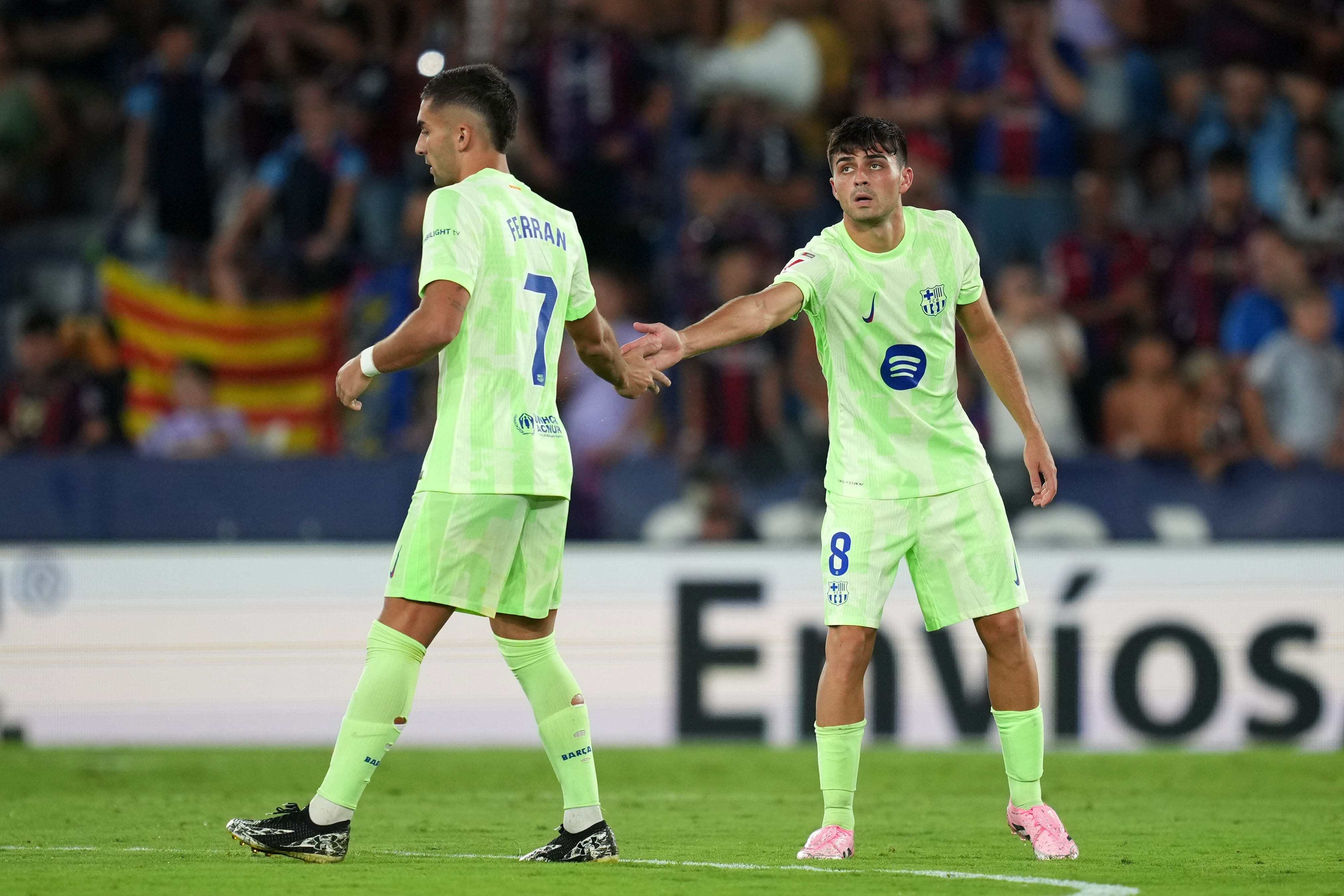 无与伦比的门将扑救,为球队保卫大门 无与伦比的门将扑救,为球队保卫大门