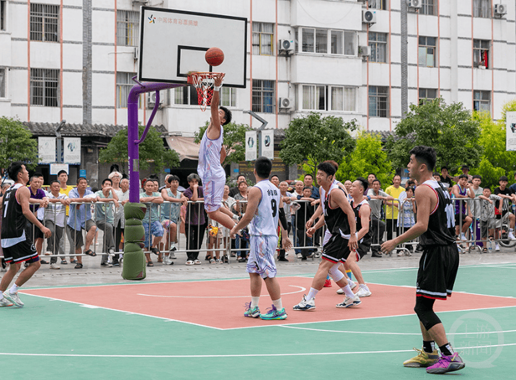 孟加拉选手在射击比赛中勇夺头名 孟加拉选手在射击比赛中勇夺头名
