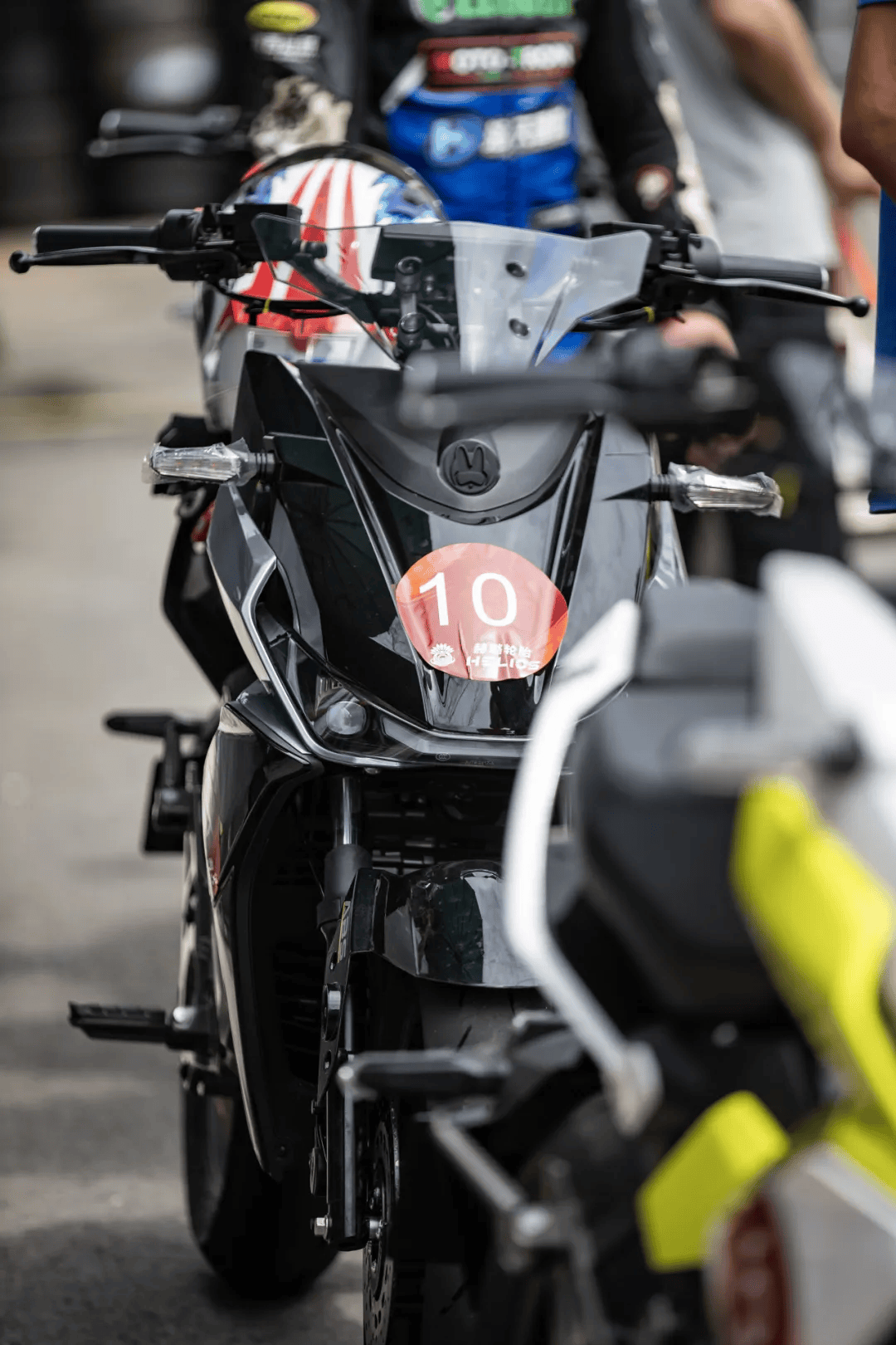 关于史诗对决!赛车上演极限翻盘的信息 关于史诗对决!赛车上演极限翻盘的信息