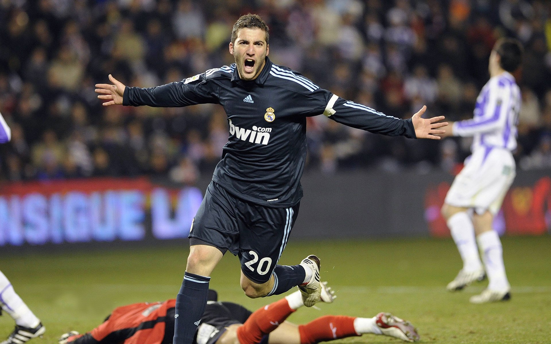 沉默刺客范弗利特,魔术客场掀翻快船