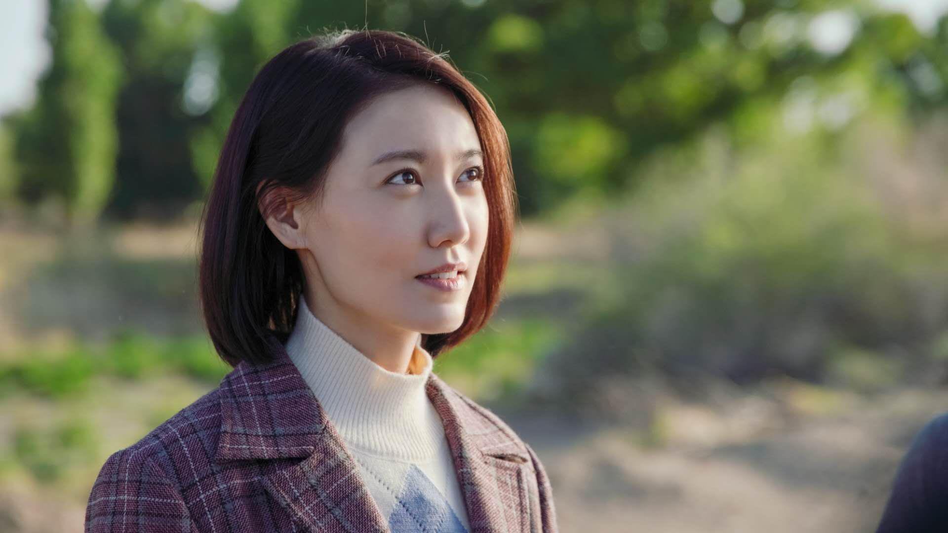 沉默的柱石与遥远的灯塔，当库尔图瓦的指尖照亮澳大利亚的黎明