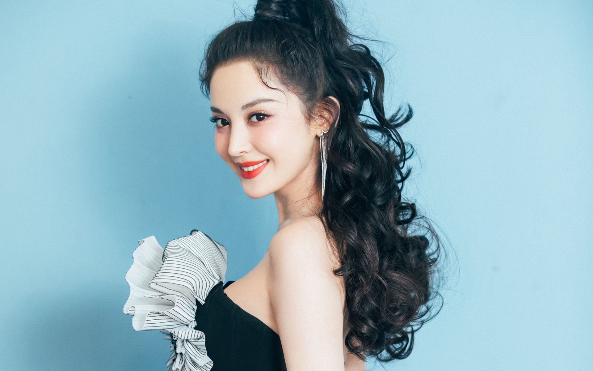 跨界篮球风暴，利拉德状态火热与辽宁队冲垮公牛的唯一性对决