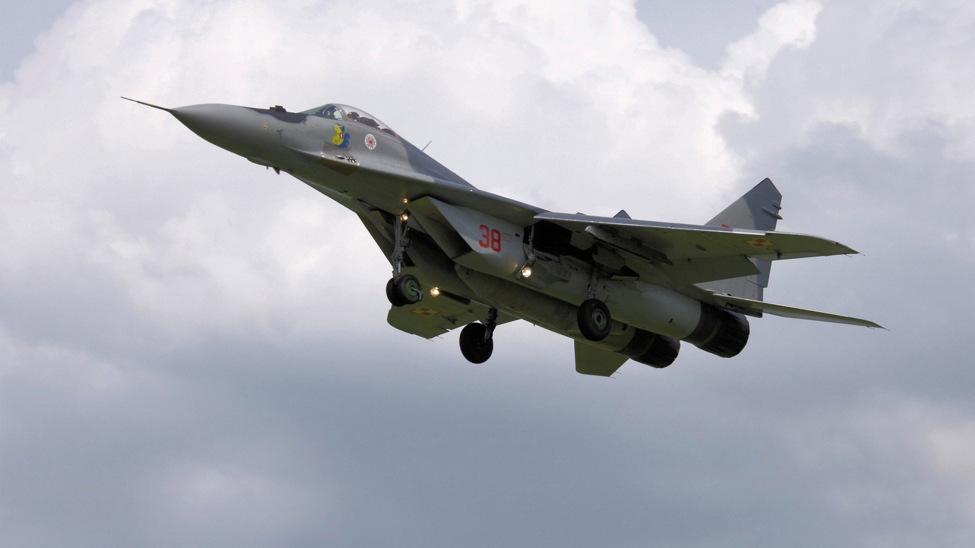 欧冠的雨夜与麦迪逊的尖叫，当两个决胜局在同一天震动世界