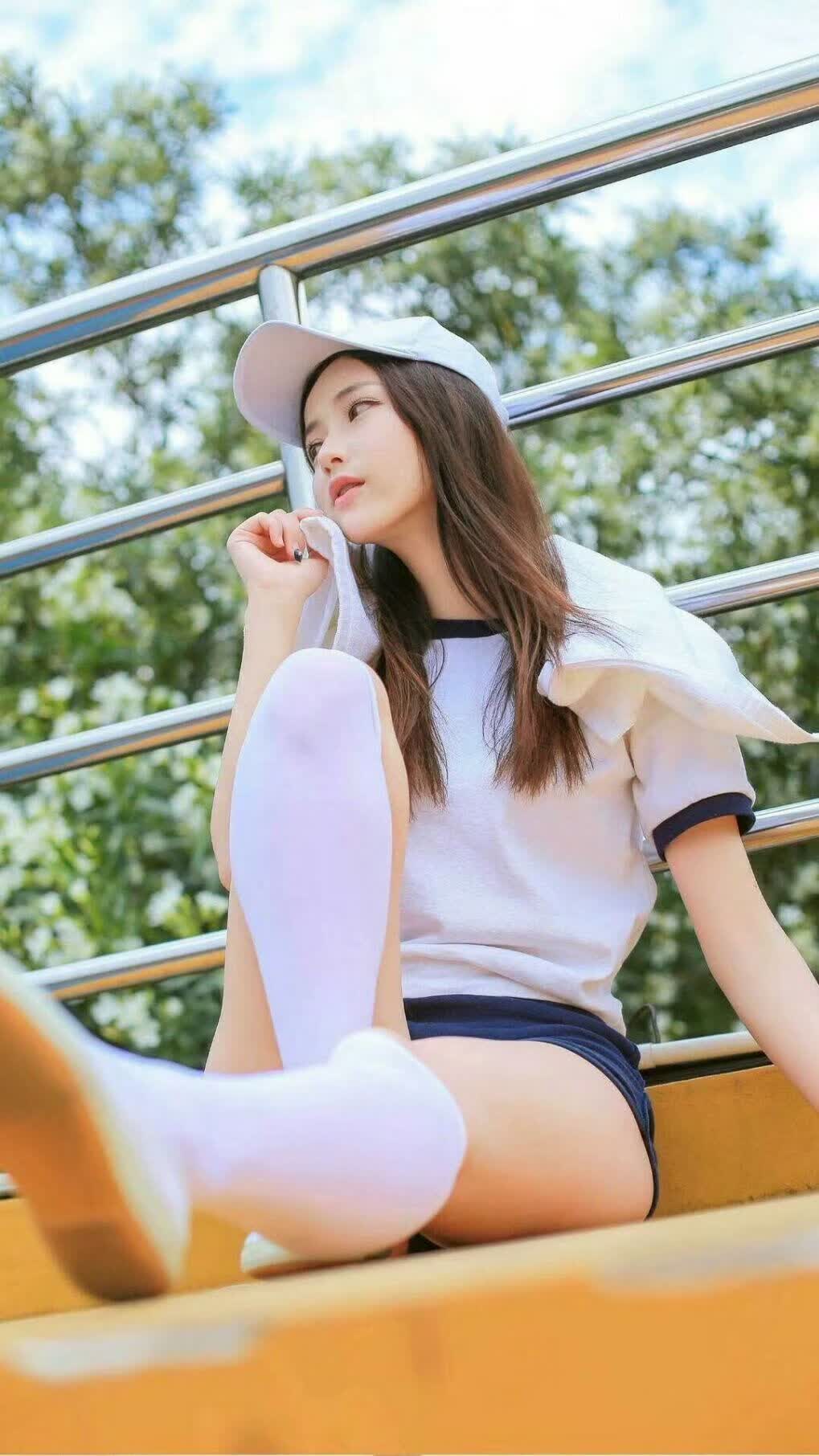 蓝白风暴不可阻挡,智利碾压乌拉圭,布罗佐维奇领衔进攻狂潮锁定F组头名